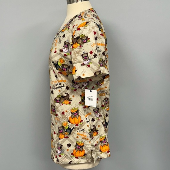 NWT Thanksgiving Scrub Top M  Pugs Pumpkin Spice Scrubs Cherokee Dogs Autumn - Picture 3 of 6